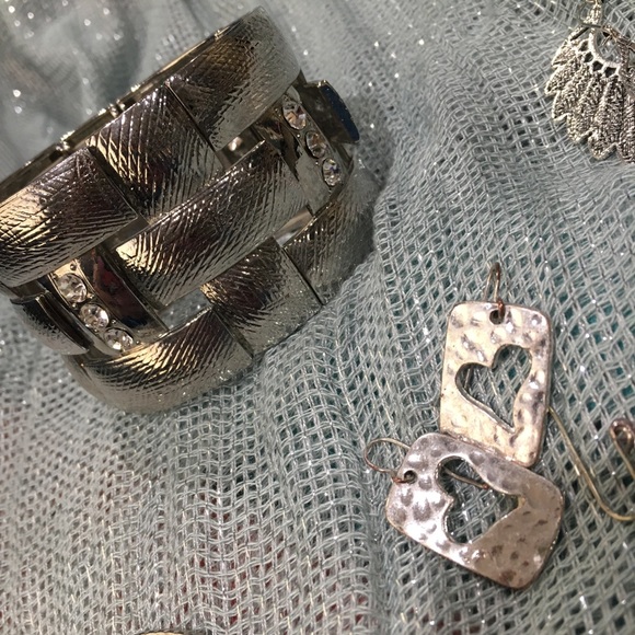 Silver Colored Jewelry Lot - Picture 5 of 6